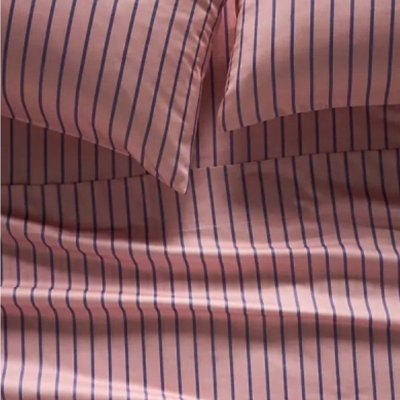 Anthropologie Sateen Organic Cotton Sheet Set - Picture 2 of 2